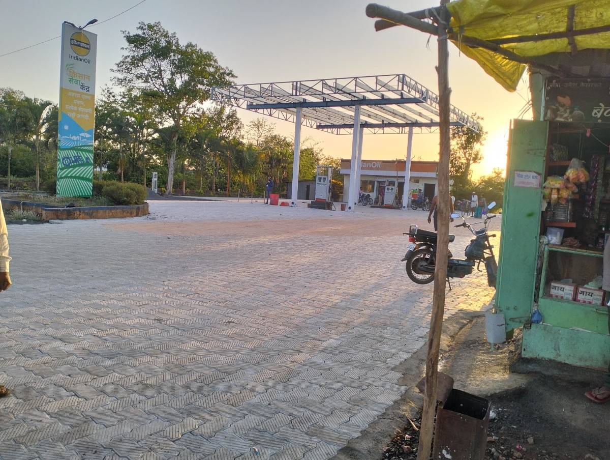 Petrol pump pavers